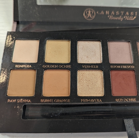 ABH | Modern Renaissance Palette - Picture 2 of 4